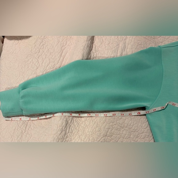 Lululemon Athletica Perfectly Oversized Cropped Crew in Tidewater Teal | Size 4 - Picture 6 of 10
